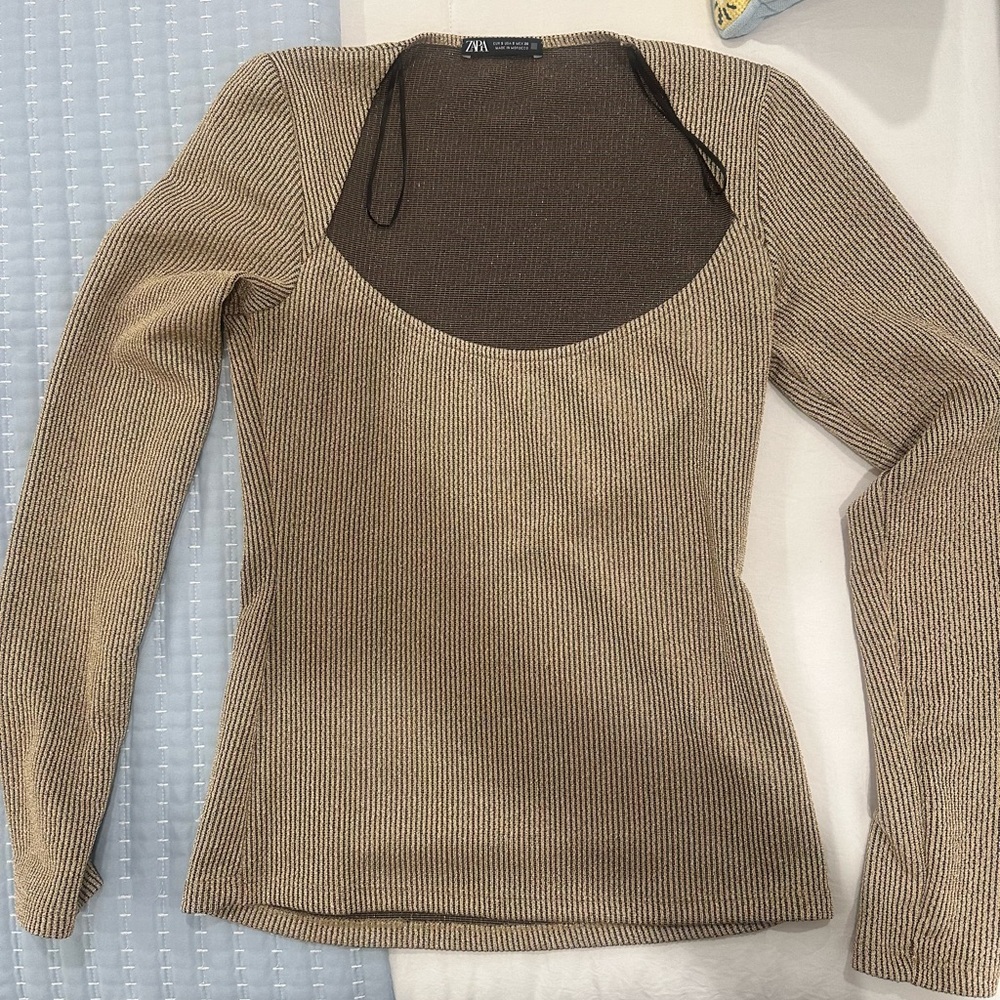 Gold Ribbed Women's Top - Picture 2 of 3